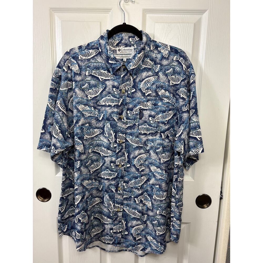 Columbia Logo Fish Print Mens Large Button Down Blue Short Sleeve Rayon